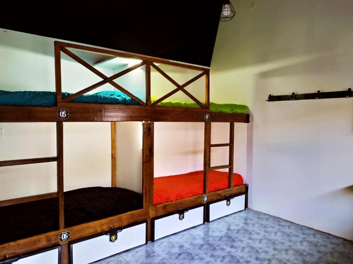 Hostal De La Plaza Miramar (Buenos Aires)