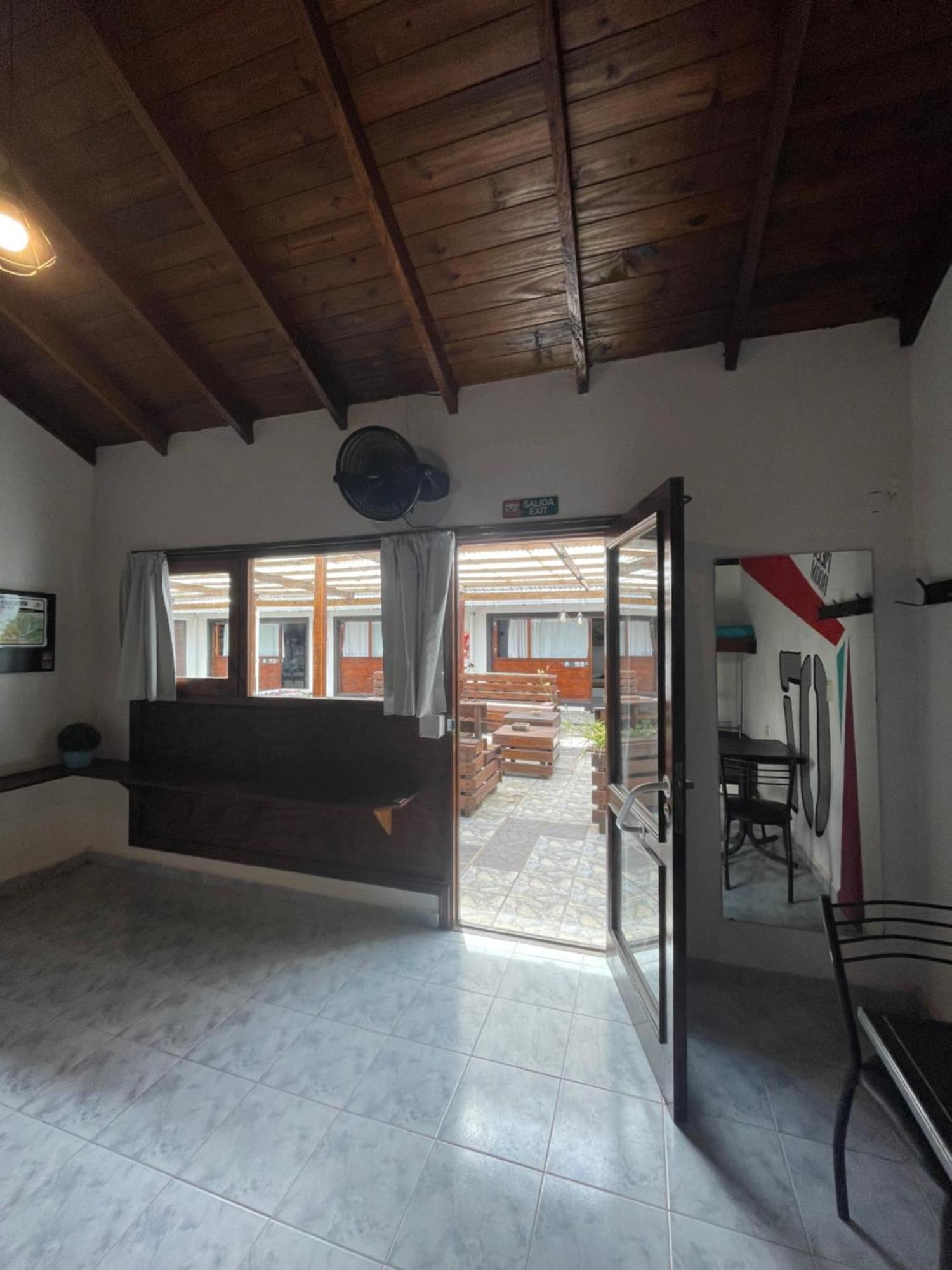 Hostal De La Plaza